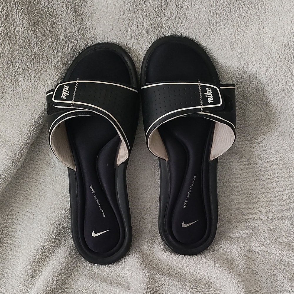 Nike Women's Black Slide Sandals